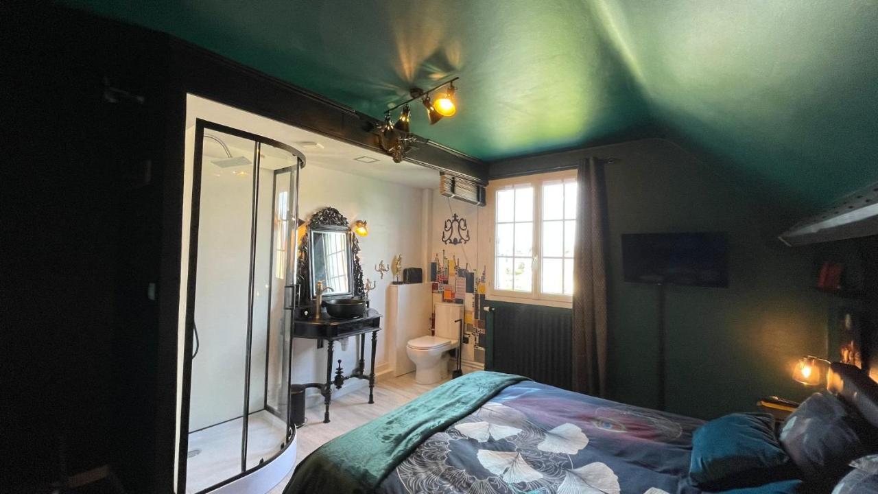 Bed and Breakfast Les Nuits Victoriennes Saint-Germain-du-Corbeis Экстерьер фото