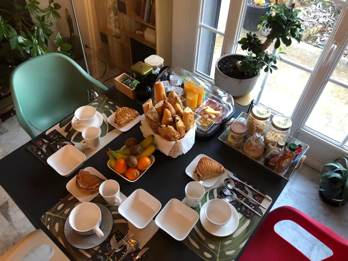 Bed and Breakfast Les Nuits Victoriennes Saint-Germain-du-Corbeis Экстерьер фото